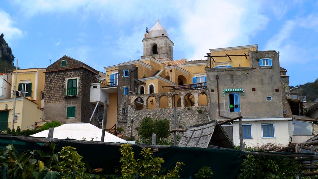 Antiker Gebäuderest in Nerano