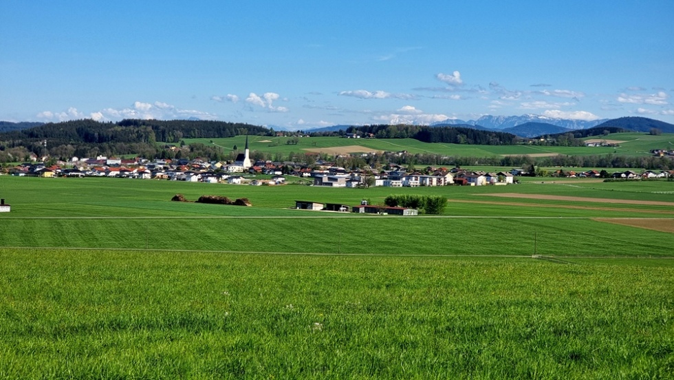 Blick von Bergham auf Lochen am See