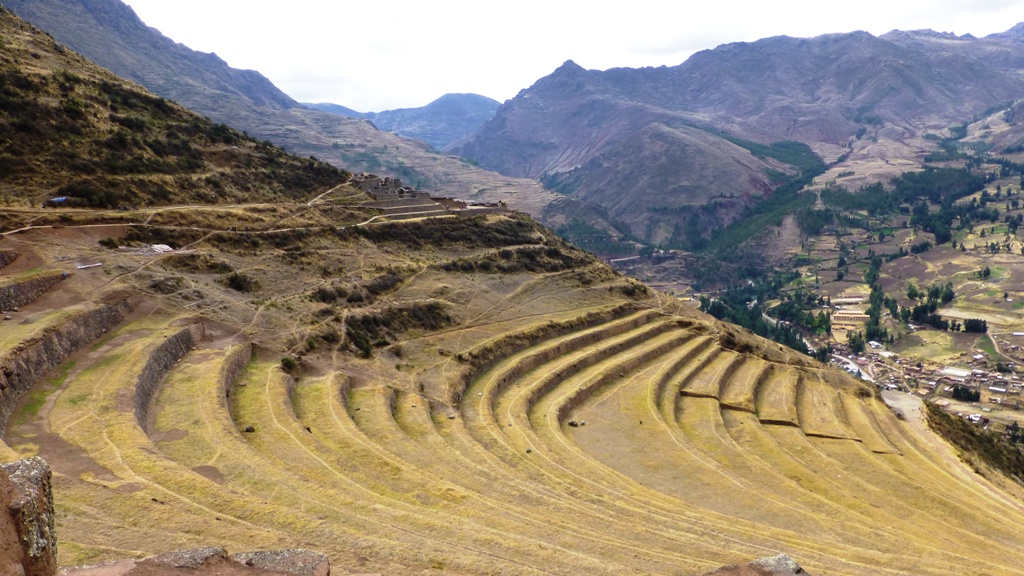 In den Ruinen von Pisac über den Terrassen