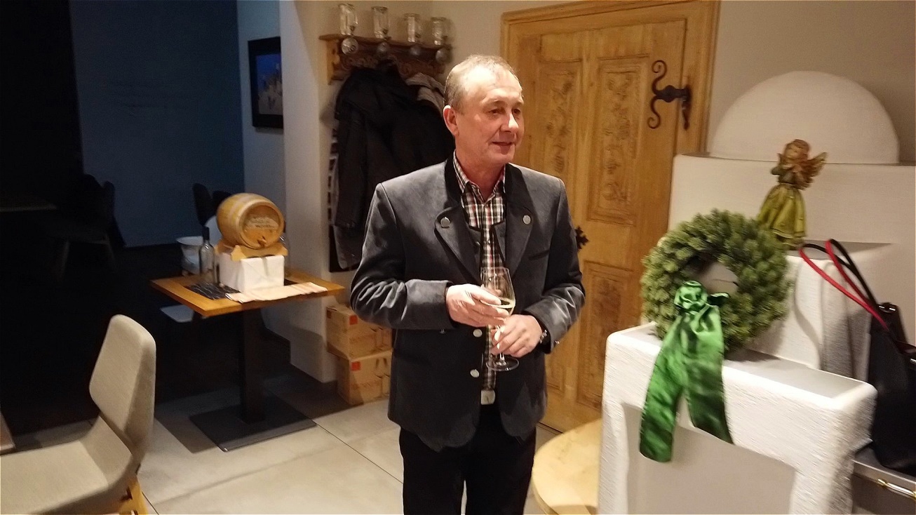 Winzer und Kellermeister Fritz Schnaitl ...