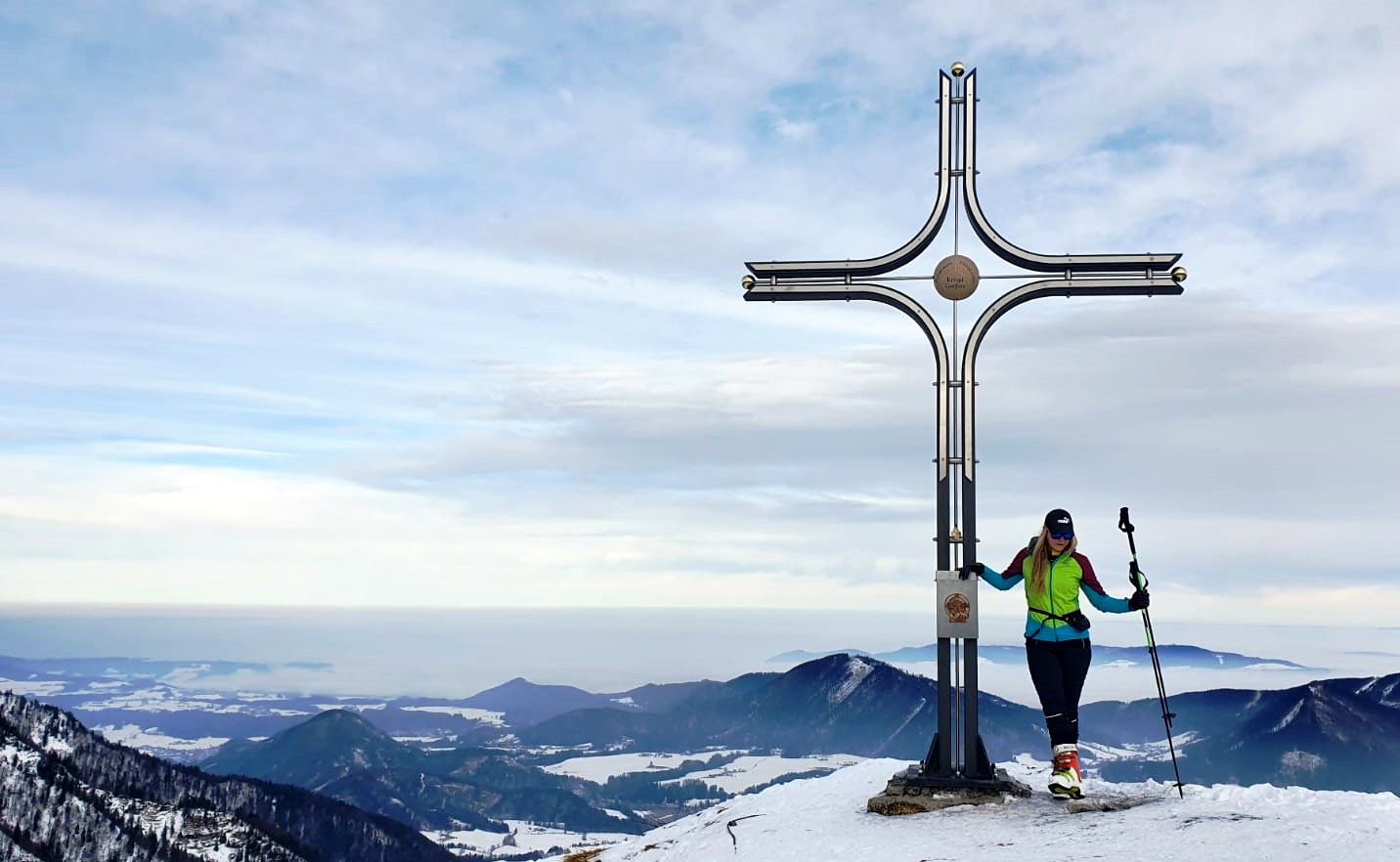 Beim neuen Gipfelkreuz