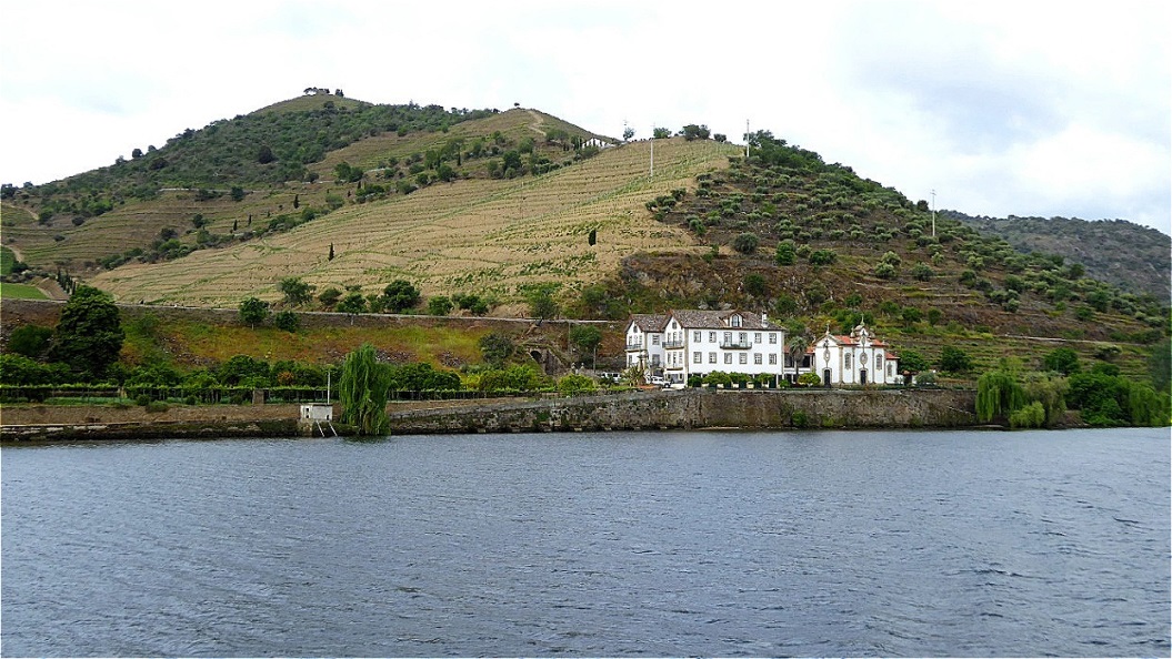 Malerische Quinta (Weingut) am Flussufer