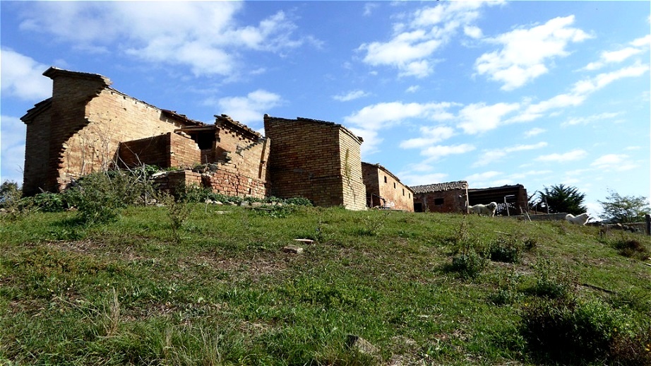 Manche Höfe befinden sich in bedauernswertem Zustand !
