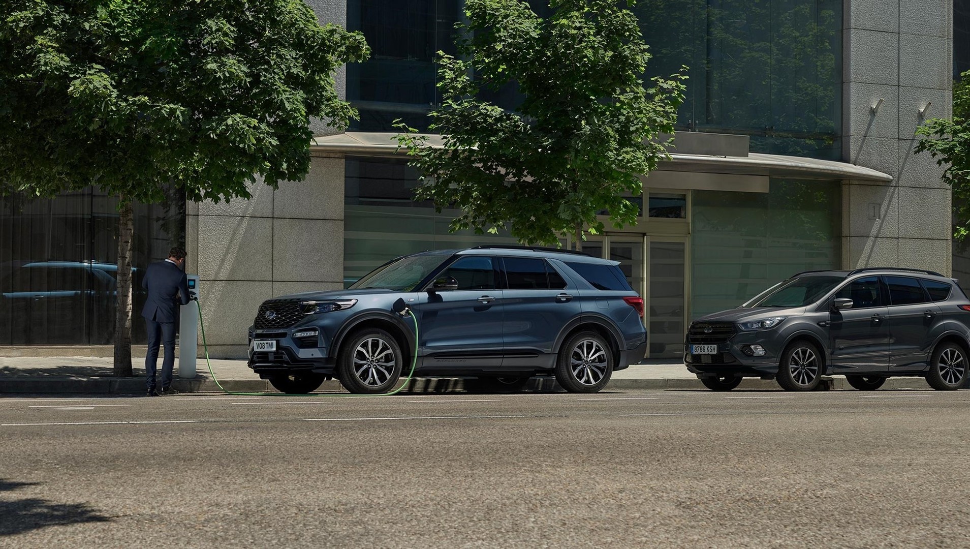 https://0501.nccdn.net/4_2/000/000/01e/20c/ford_explorer_5-low_b.jpg