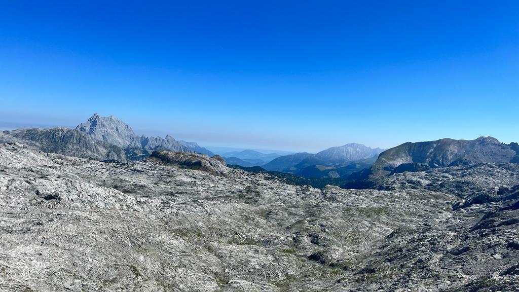 Mondlandschaft - Das Steinerne Meer ist ein eindrucksvolles Karsthochplateau zwischen Watzmannmassiv, Königssee, Hagengebirge, Hochkönigstock und Hochkaltermassiv.