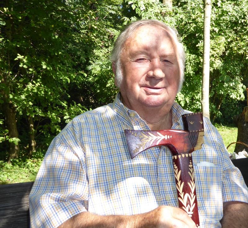 2017_08_29  Hans und sein Gehstock