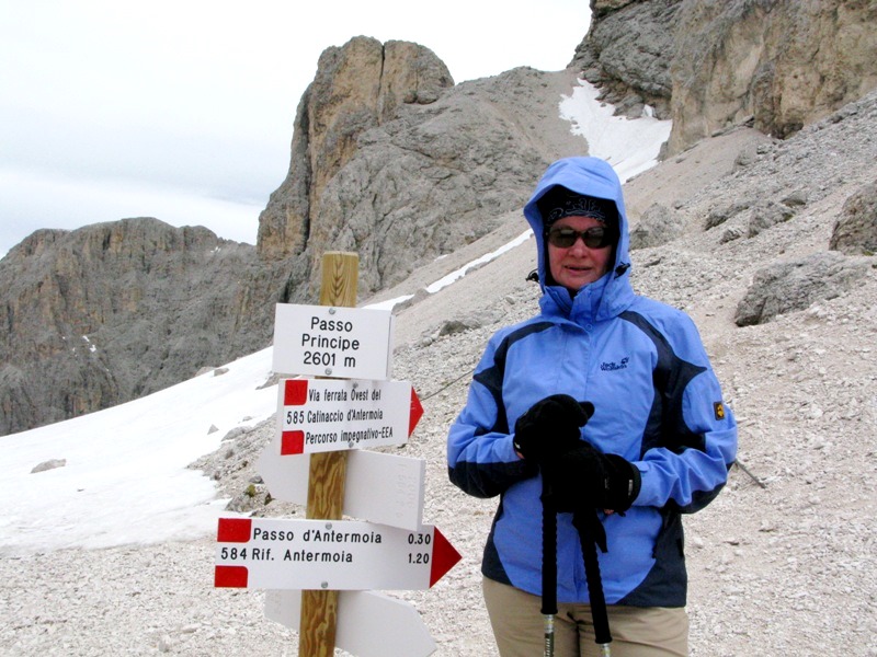 Auf dem Passo Principe (2.601 m) bläst ein eisiger Wind !