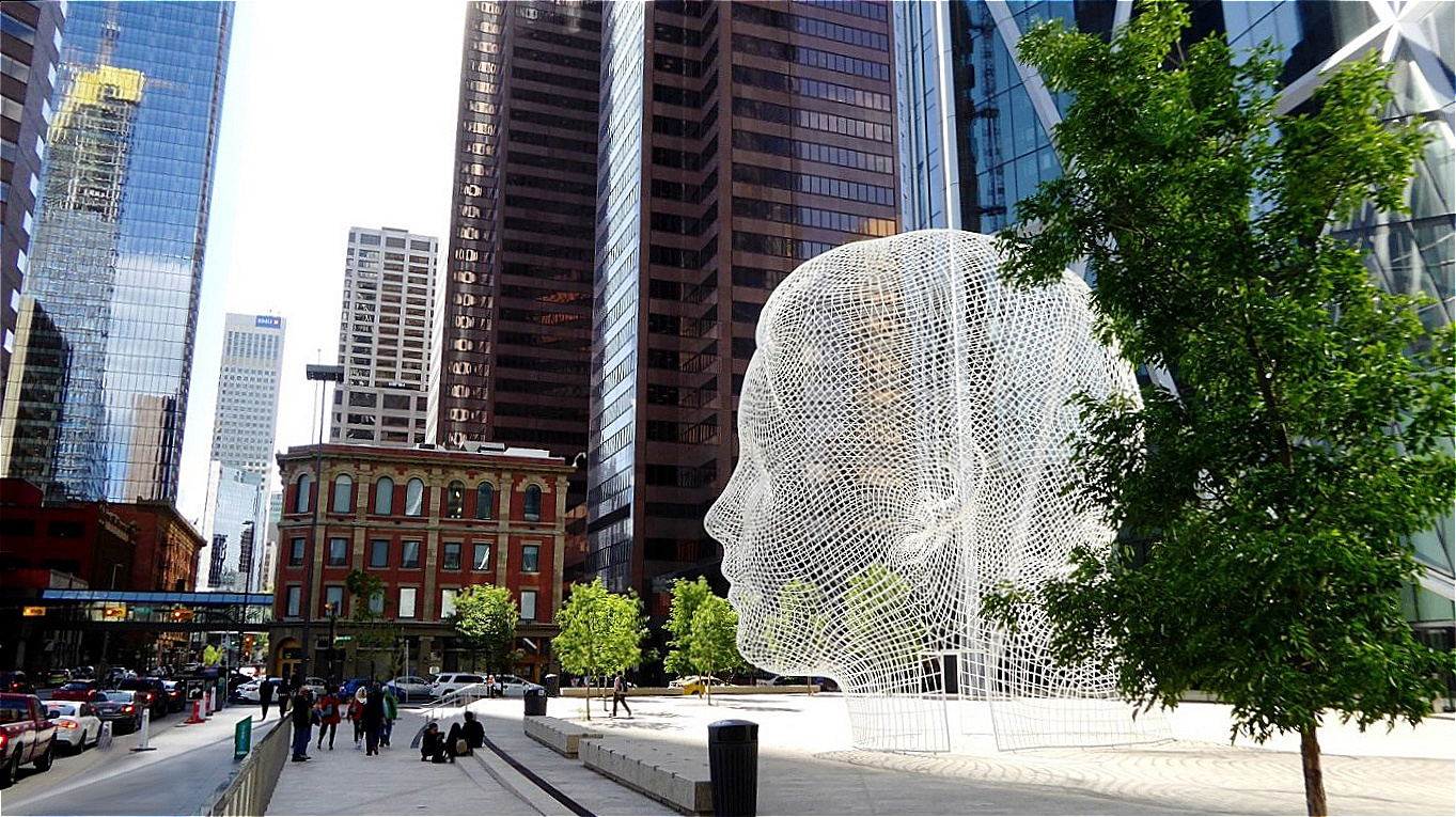 Wonderland Skulptur vor dem Bow Gebäude