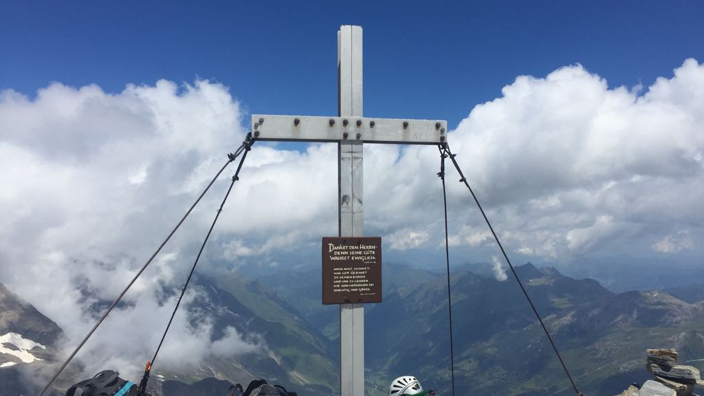 Auf dem Gipfel des Fuscherkarkopfs