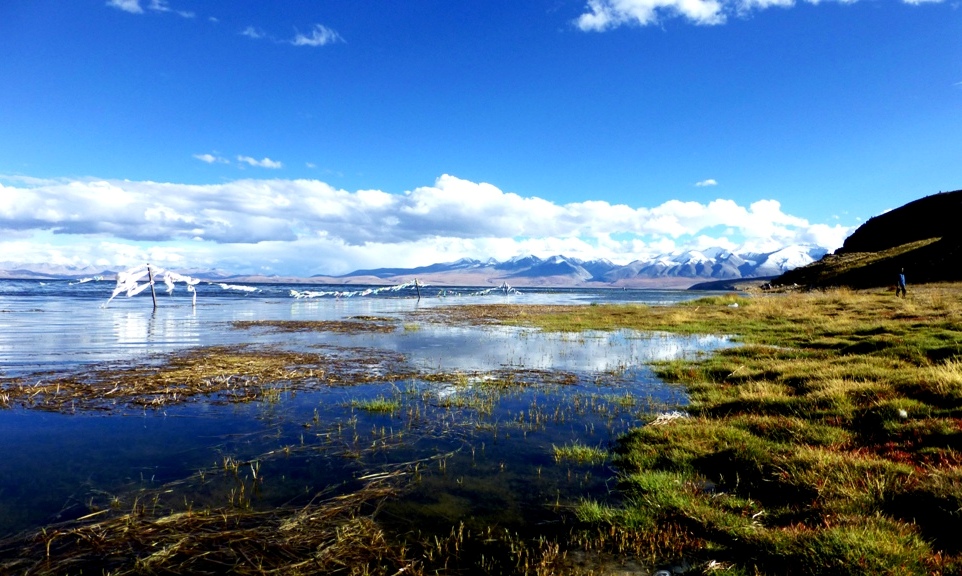 Der "Heilige See" Manasarovar
Das tiefblaue Gewässer gilt als heilig. Wer davon trinkt, dem werden die Vergehen der letzten 100 Leben entschuldigt
