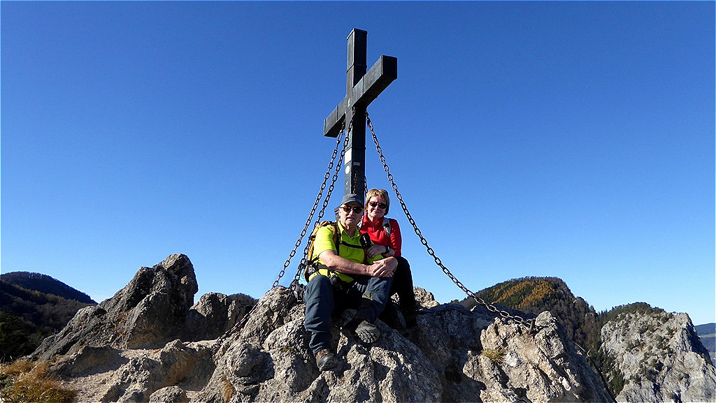 Unter dem Gipfelkreuz