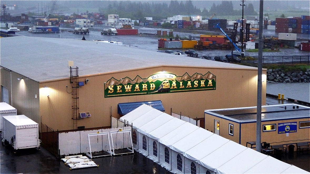 Grauer Morgen im Hafen von Seward !