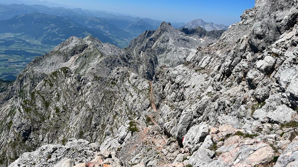 Dachsteinkalk und Karst sind die prägenden Elemente der Landschaft im Steinernen Meer.