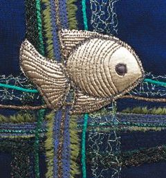 Le poisson chrétien sur fond de croix