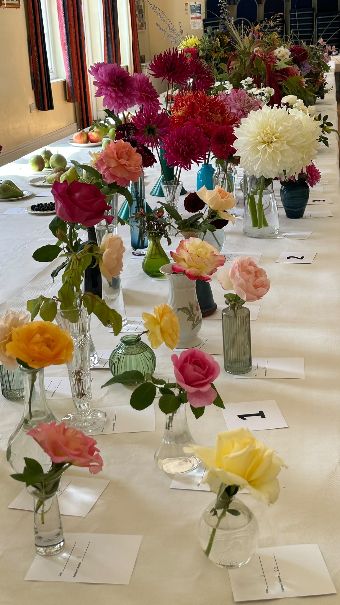 https://0501.nccdn.net/4_2/000/000/023/130/roses.jpeg
