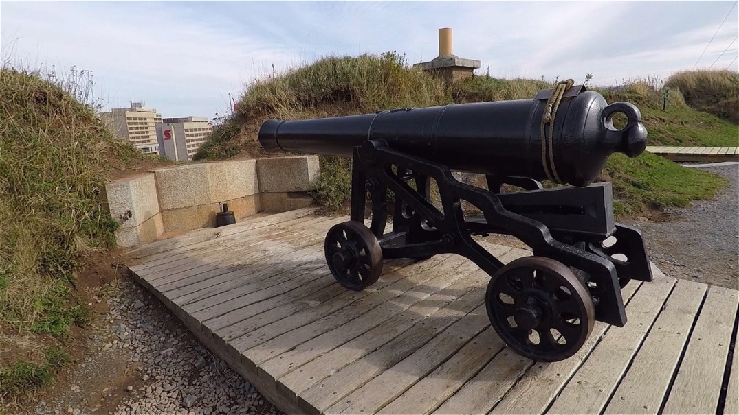 Die "Noon Cannon". Sie wird zu Mittag und am Abend abgefeuert