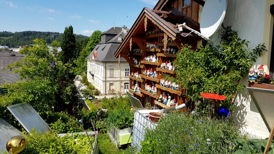 Blick hinunter auf das Schloss