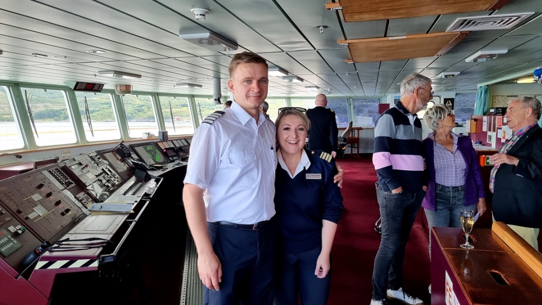 Hoteldirektor Vladimir Nishpal und Kreuzfahrtdirektorin Olga Bozhko