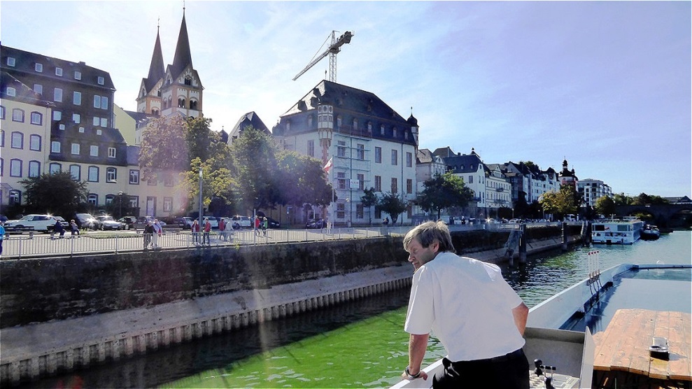 Unser Kapitän beim Anlegen vor dem Koblenzer Schloss