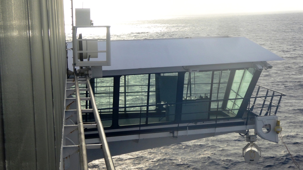 Ausleger der Brücke - wichtig zum Anlegen in den Häfen !