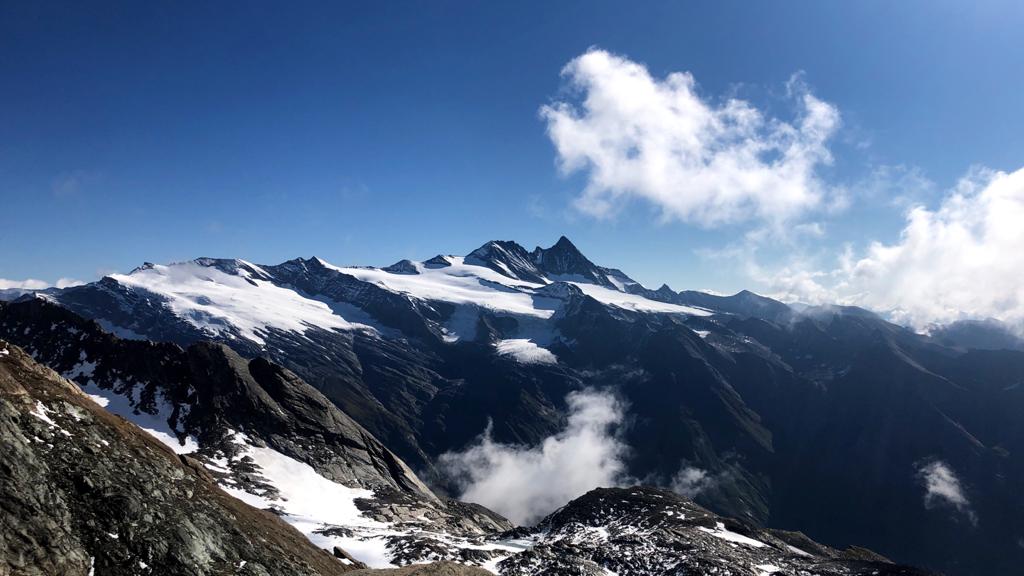 Blick hinüber zur Großglocknergruppe