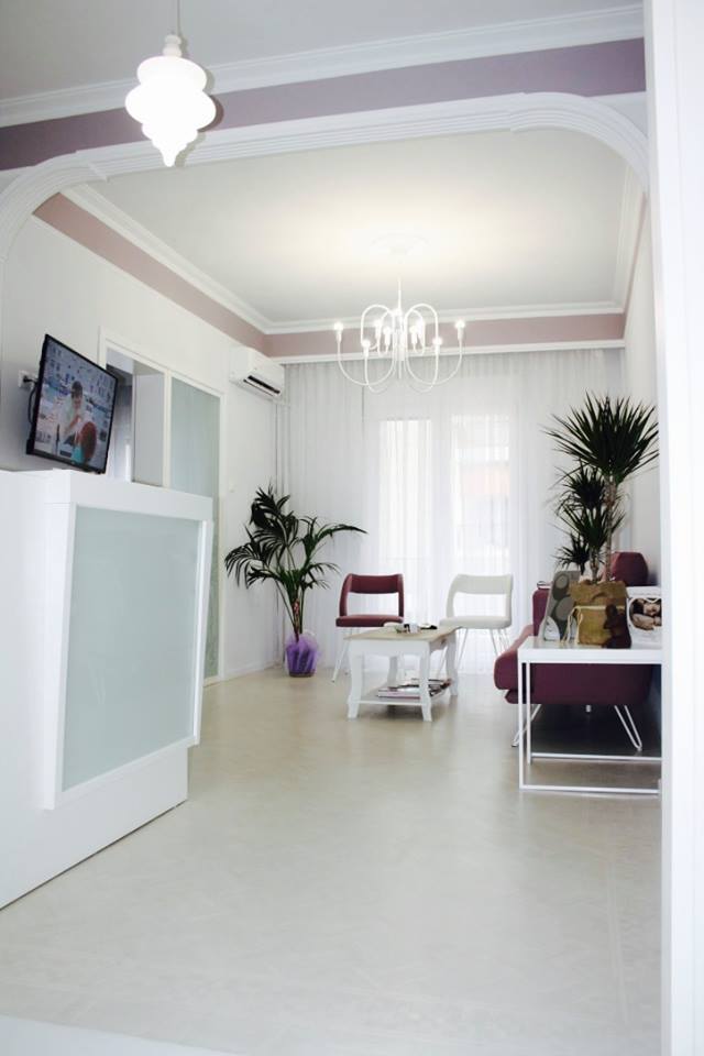 Η είσοδος του Ιατρείου!