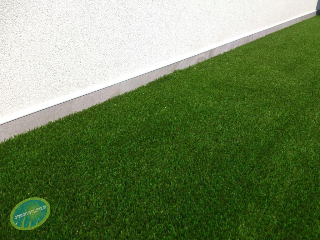 Terasa umetna trava