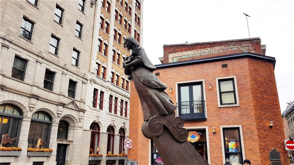 Galionsfigur im Hafengelände