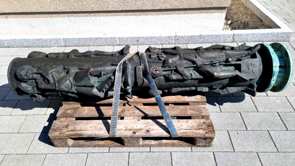 Bronzeskulptur wurde angeliefert