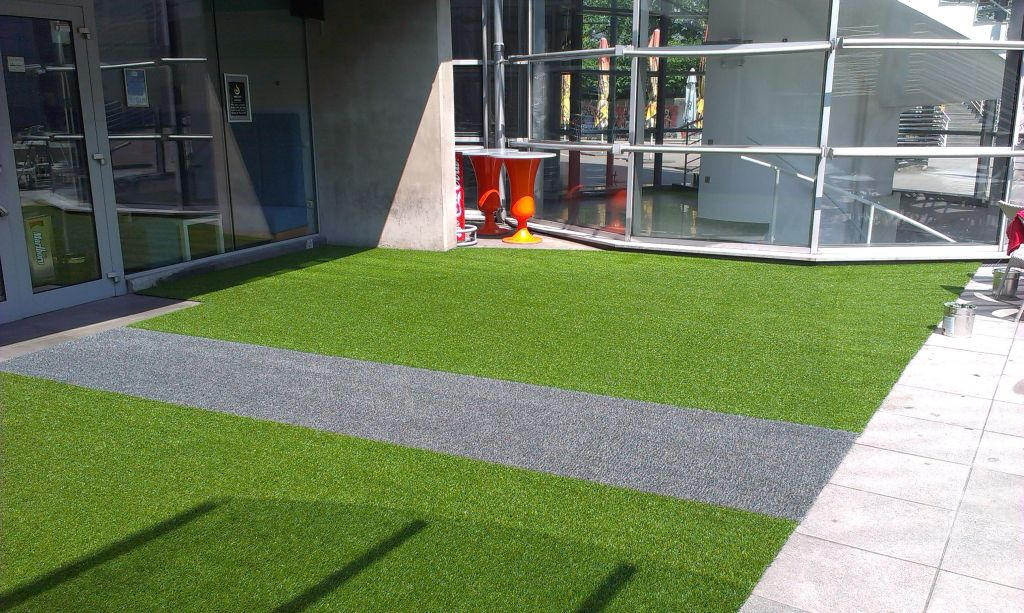 Gostinski lokal umetna trava