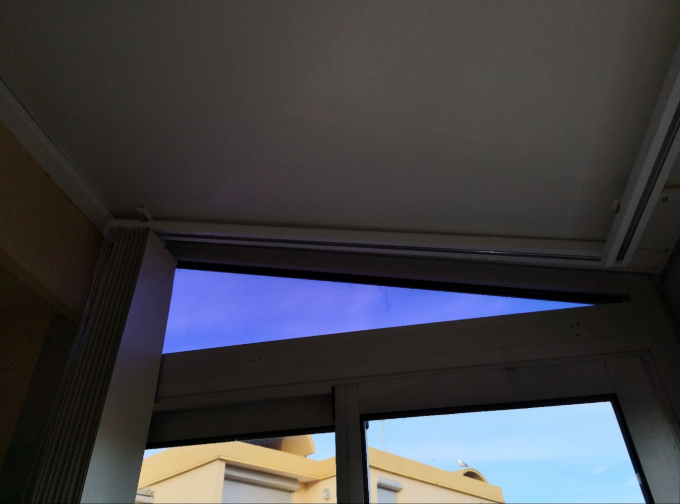 Pose de californiens sur trapèze