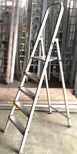 Σκάλα Αλουμινίου Ενσχημένη