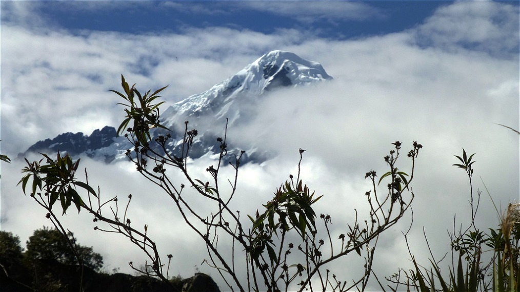 Das Bergmassiv der "Schönen Veronica" - Wakay Wilka 5.750 m