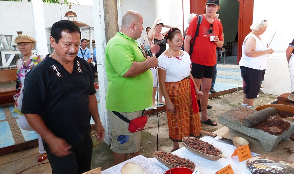 Schokolade wird erzeugt
und verkostet.