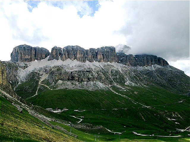 Der Sellastock mit Piz Boè (3.152 m)