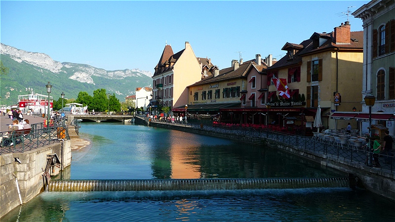 Abfluss des Thiou-Flusses
aus dem Lac d'Annecy
