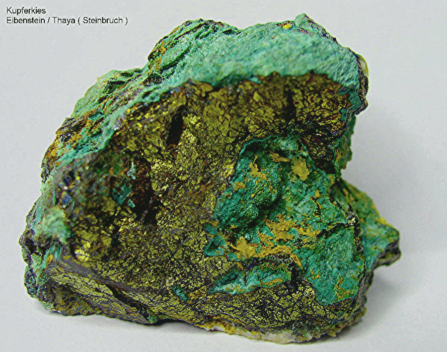 Kupferkies mit Malachit überkrustet Eibenstein