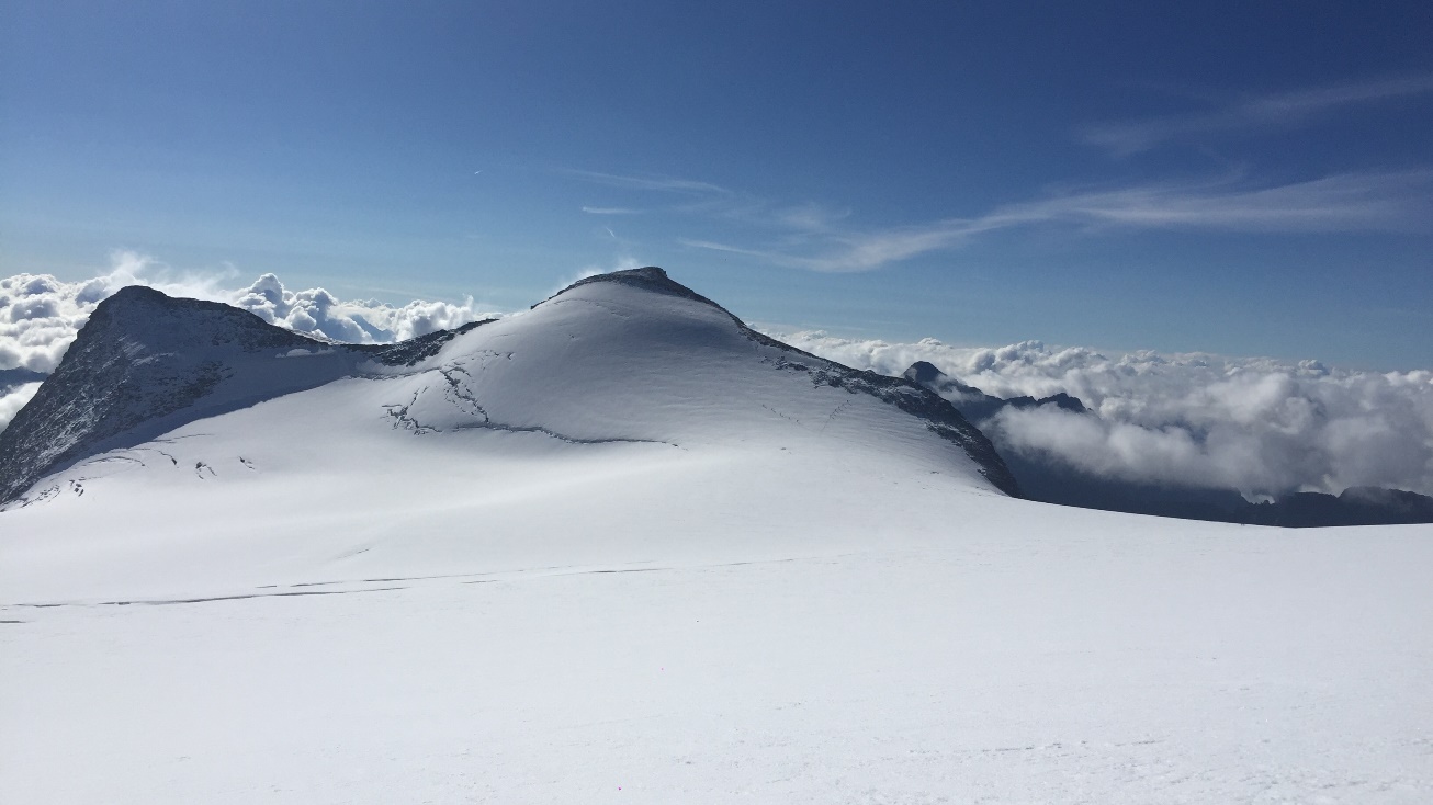 Langer Marsch über denGletscher !