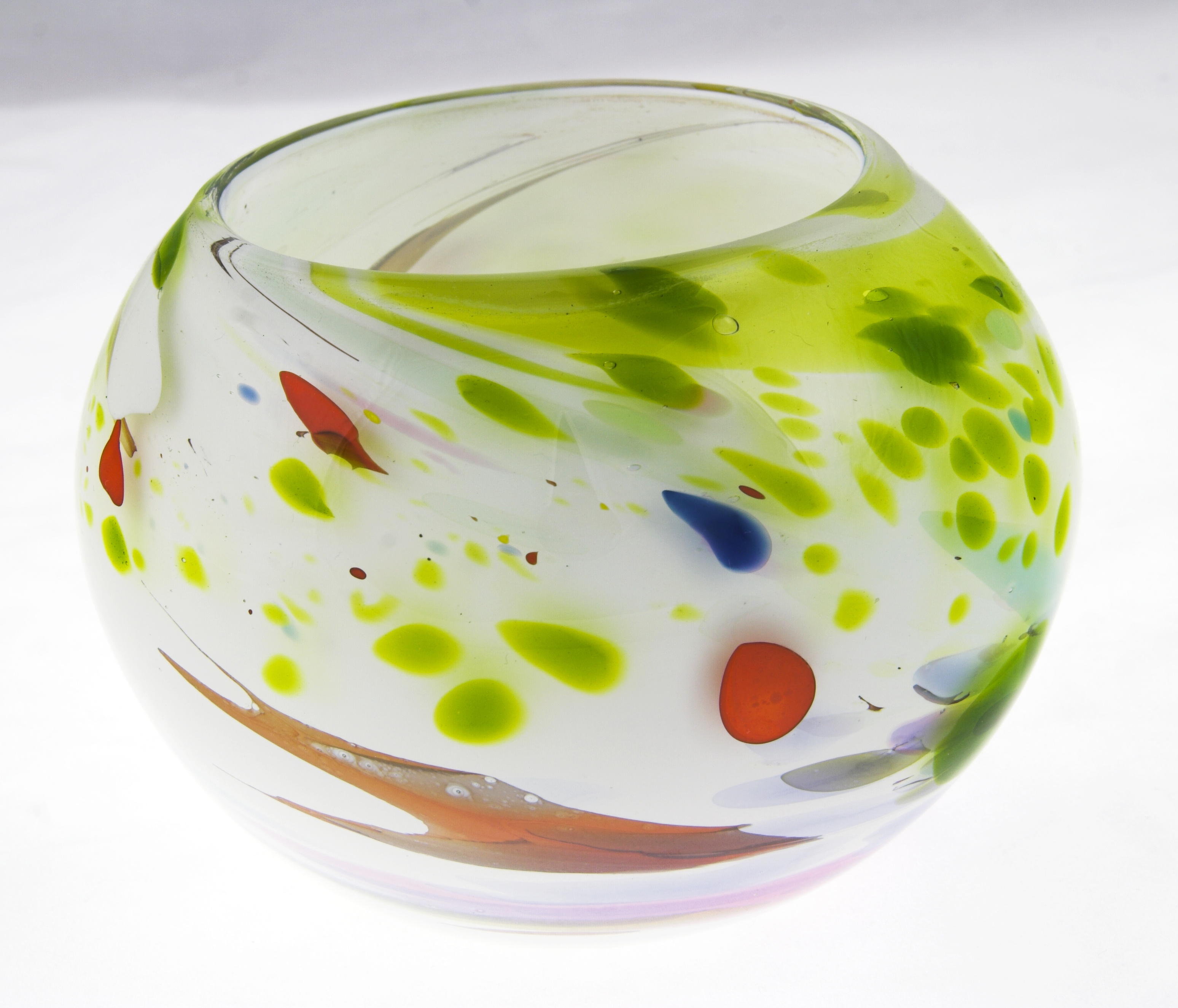 https://0501.nccdn.net/4_2/000/000/038/2d3/INGRID-GLASSBLOWING-2005-278-3096x2650.jpg