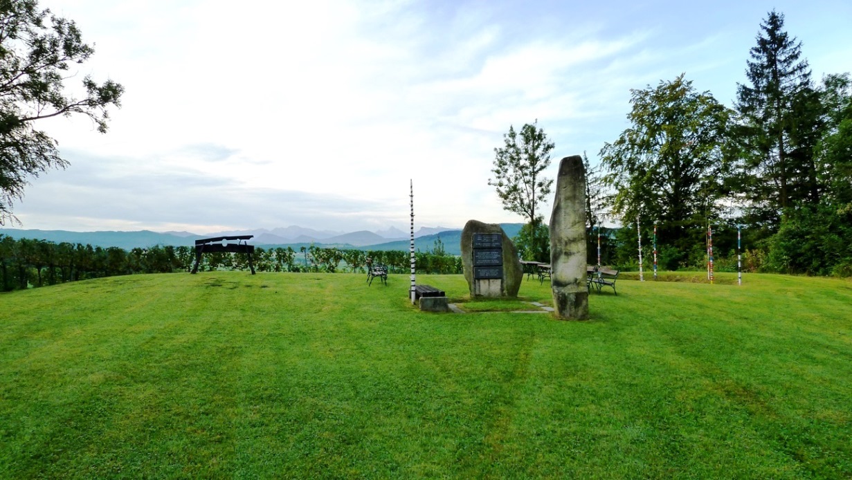 Der Burgstall  zeigt sich von seiner schönsten Seite