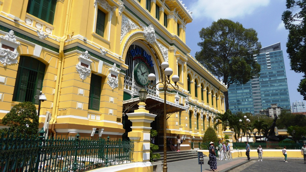 Hauptpostamt
Schönes Gebäude in der man den kolonialen Pomp vergangener Zeiten noch gut erahnen kann.