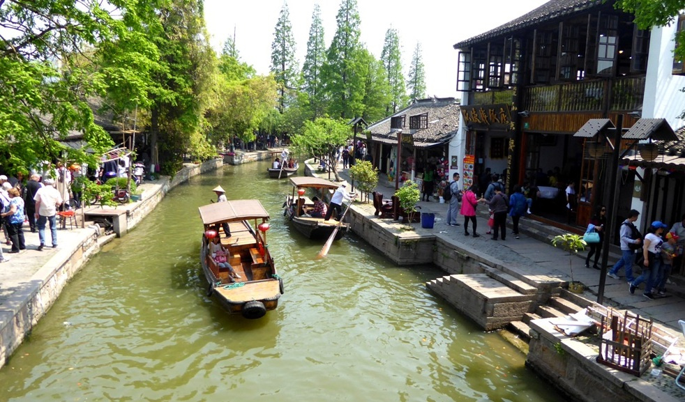 Zhujiajiao war eine wichtige Stadt für den lokalen Handel und transportierte Güter über seine künstlichen Kanäle zum Fluss.