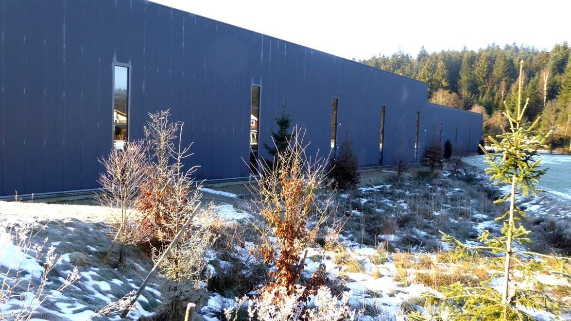 Von hier wird Glas der Tiroler Glashütte RIEDEL Kufstein in die ganze Welt exportiert