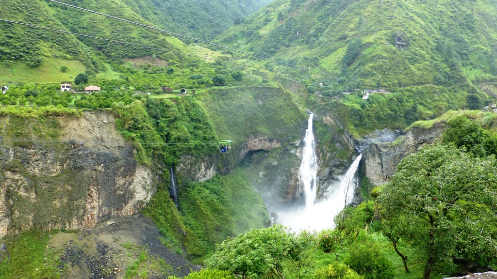 In der Kabelbahn über die "Teufelspfanne"
