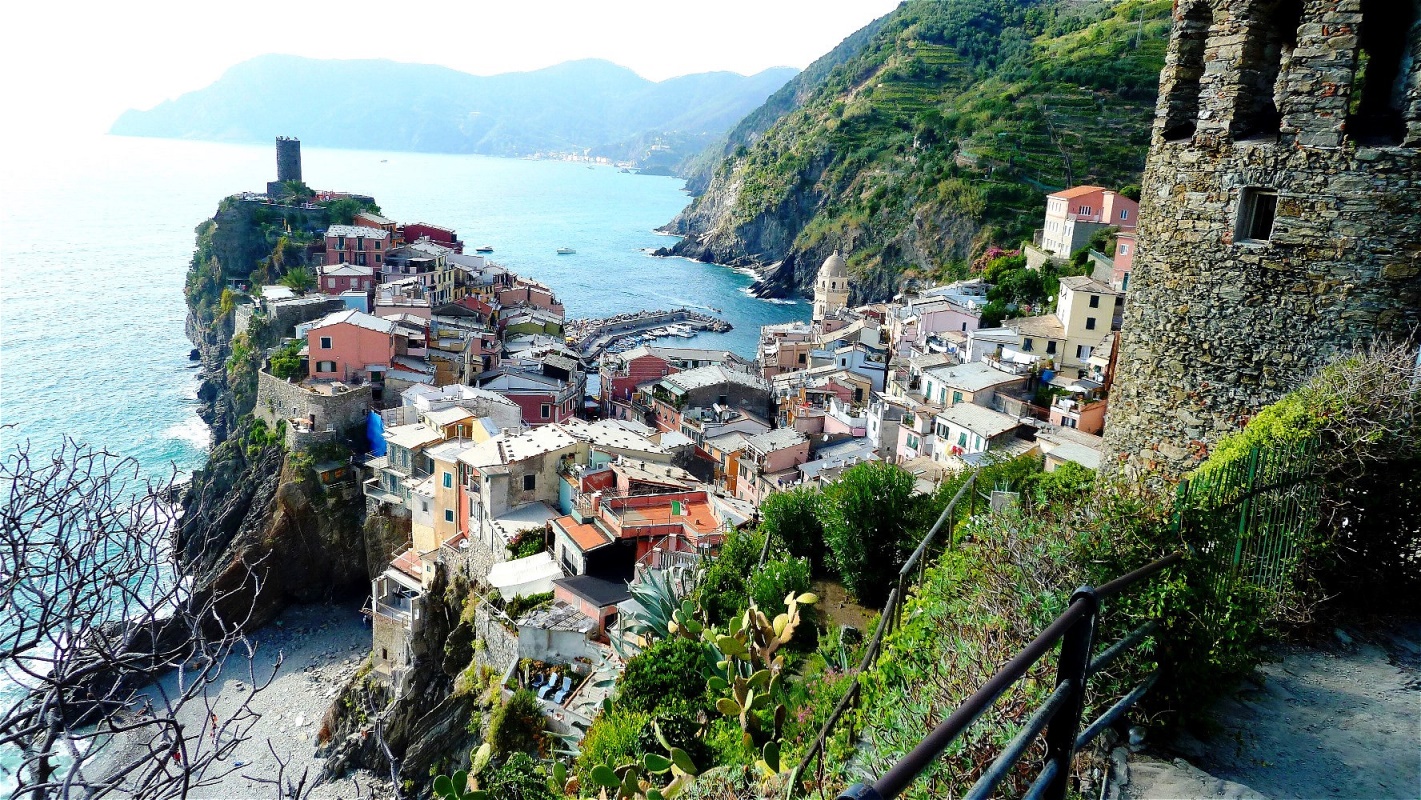 Abstieg nach Vernazza
Vernazza ist eines der noch erhaltenen Fischerdörfer an der Italienischen Riviera