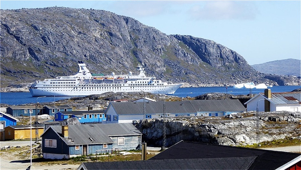 Unser Schiff wartet geduldig !