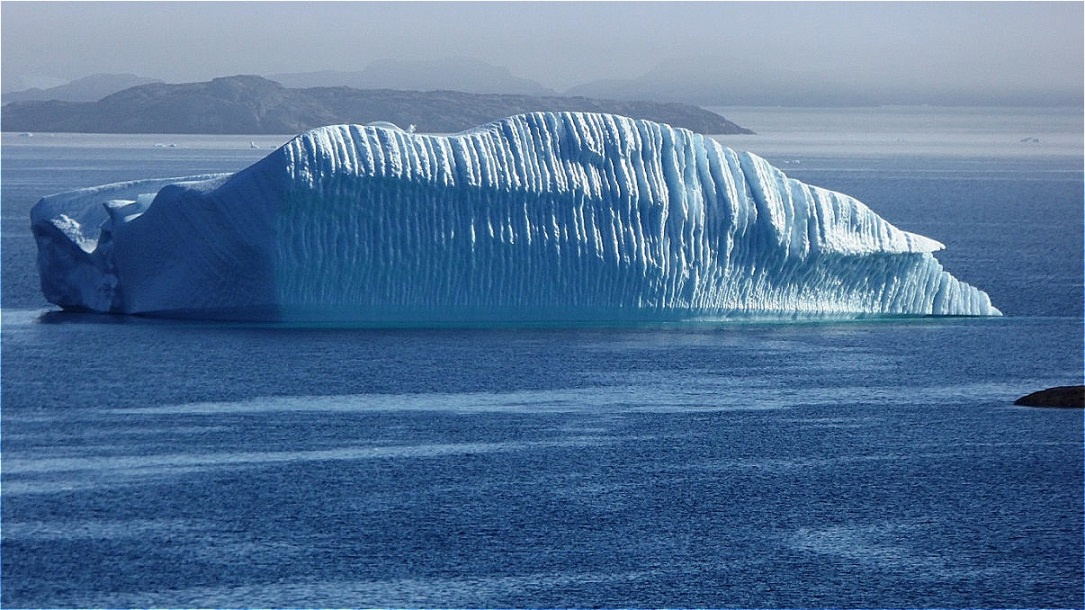Vorbei an Eisbergen...