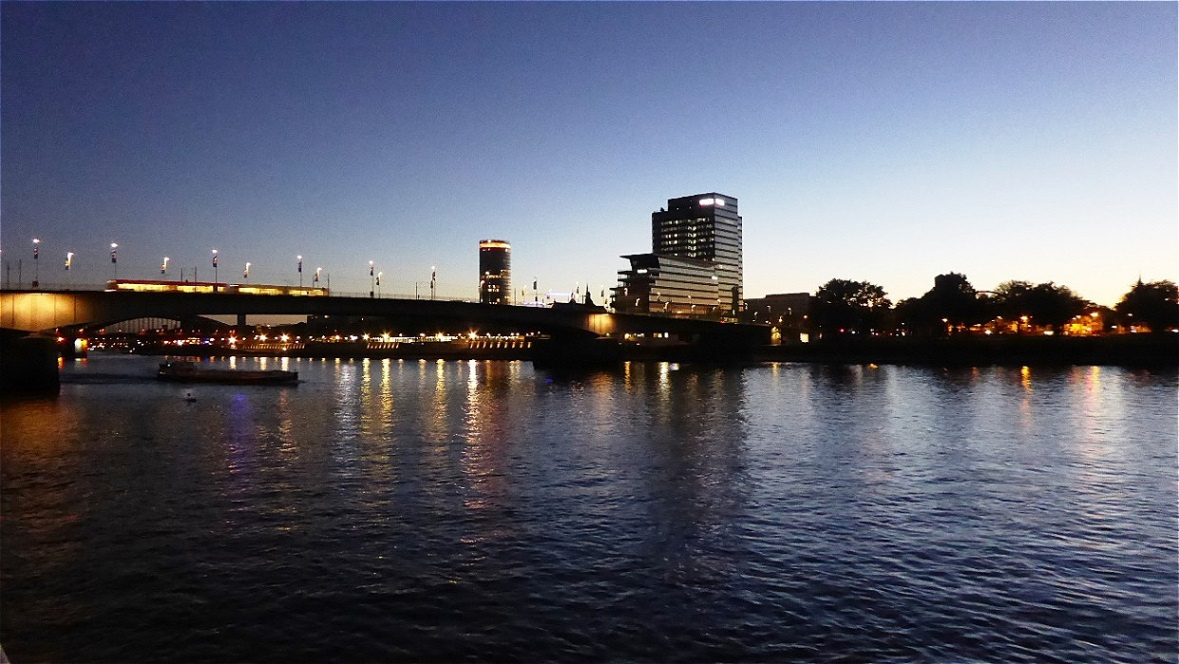 Wir haben unseren Liegeplatz in Köln erreicht