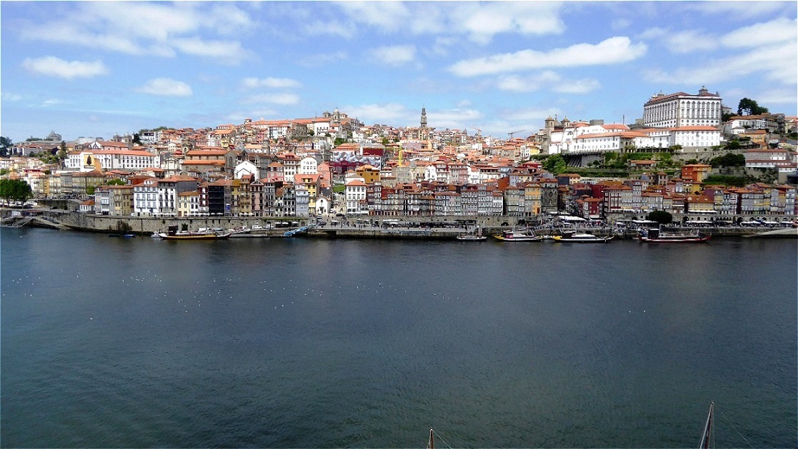 Blick hinüber zur Altstadt Portos