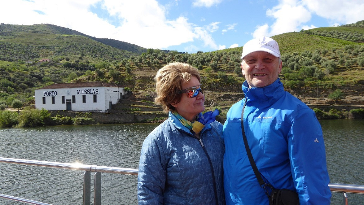 ...genießen wir beide den herrlichen Sonnentag !